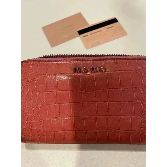 Miu Miu Women's Pink Zip-Around Wallet Crocodile Embossed Leather - Picture 6 of 12